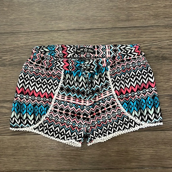 Imperial Star girls pull on patterned shorts - Picture 9 of 9